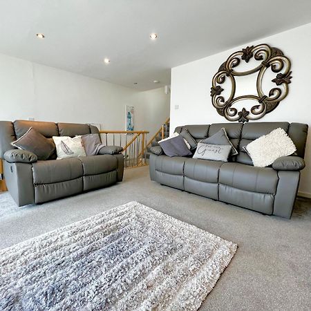 Stunning Beach Front House - Sleeps 6 Pwllheli Bagian luar foto
