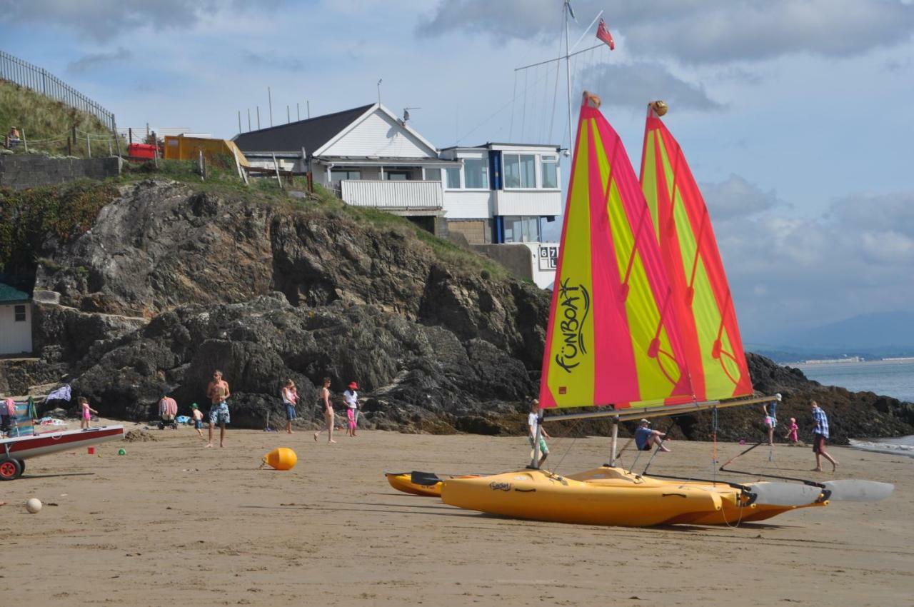 Stunning Beach Front House - Sleeps 6 Pwllheli Bagian luar foto