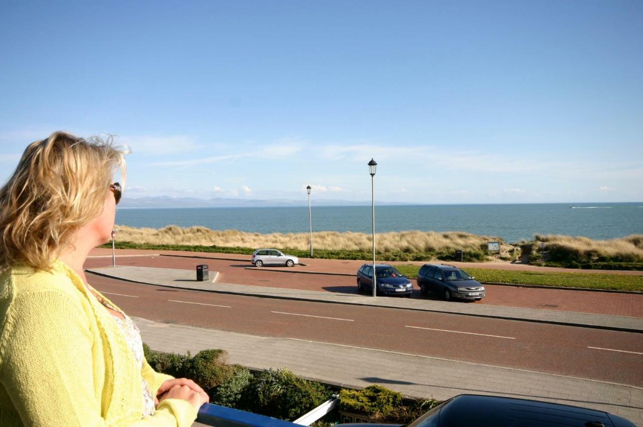 Stunning Beach Front House - Sleeps 6 Pwllheli Bagian luar foto
