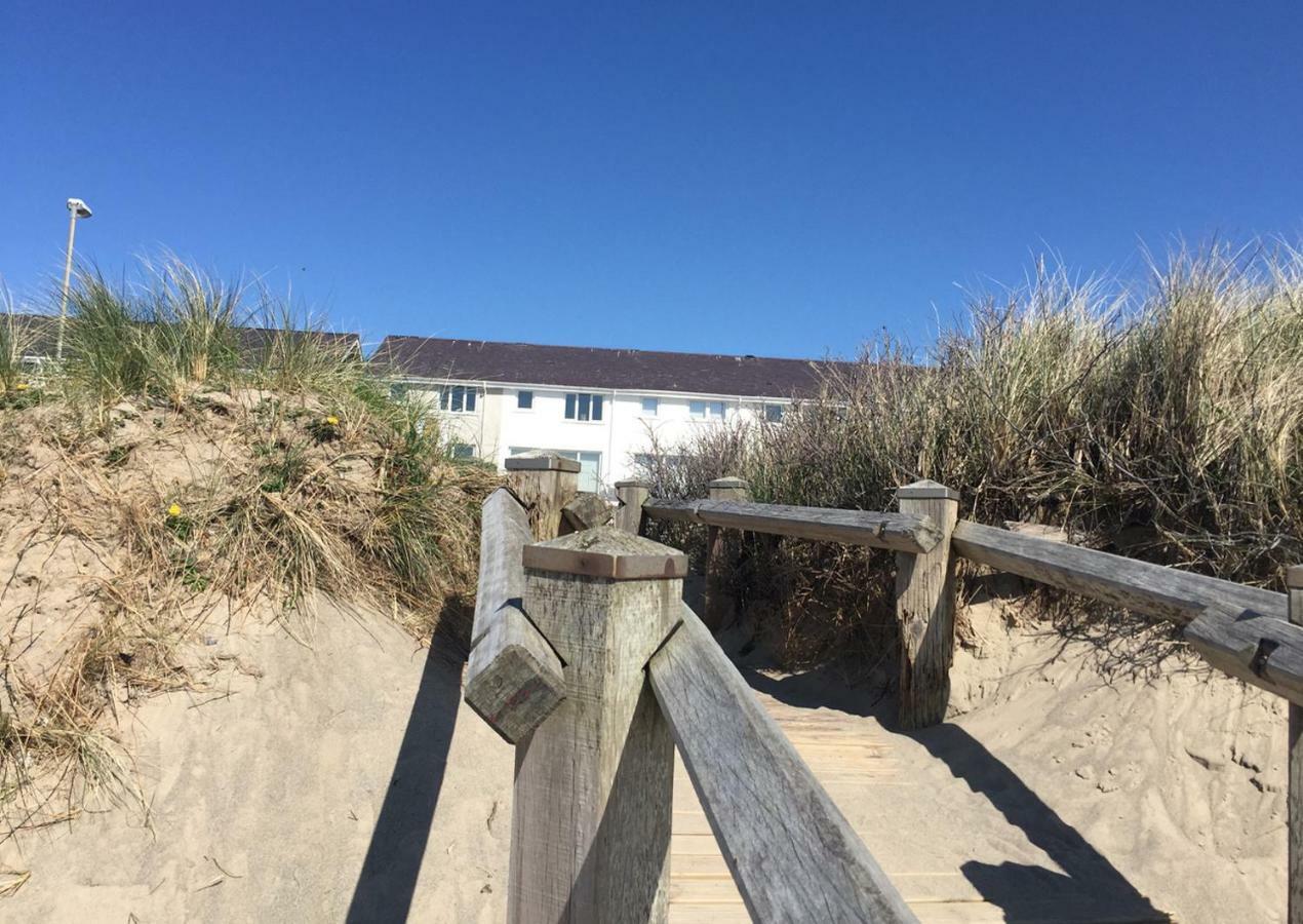 Stunning Beach Front House - Sleeps 6 Pwllheli Bagian luar foto