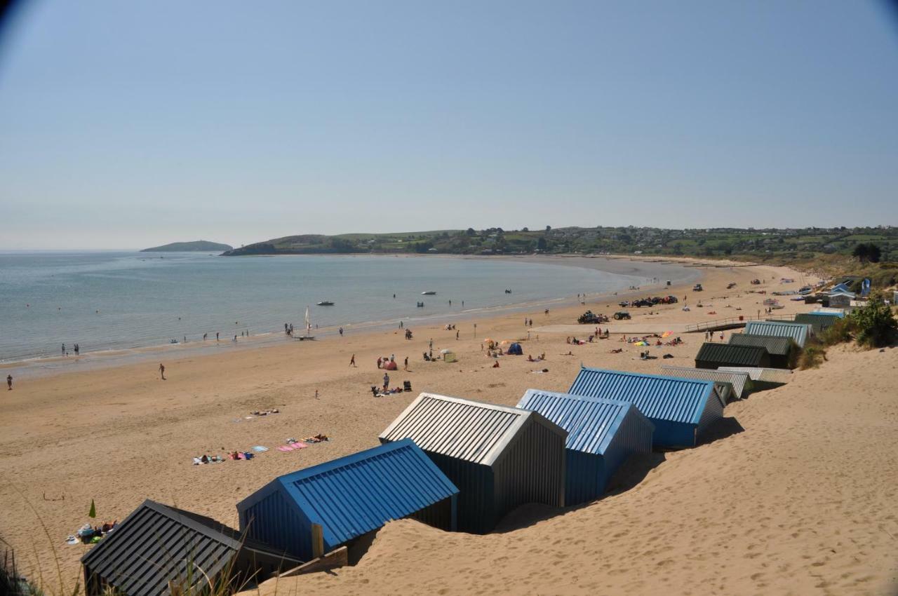 Stunning Beach Front House - Sleeps 6 Pwllheli Bagian luar foto