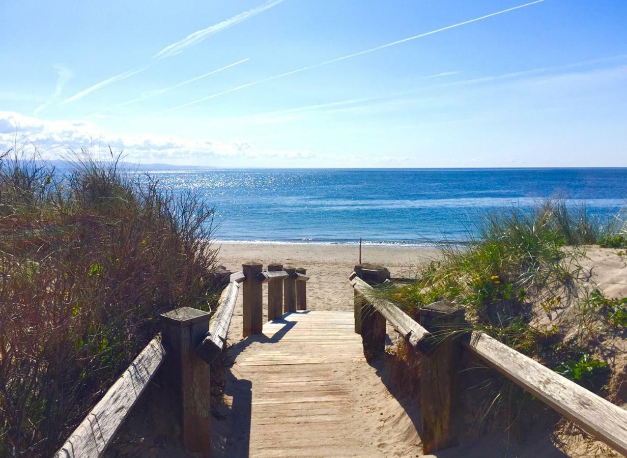 Stunning Beach Front House - Sleeps 6 Pwllheli Bagian luar foto