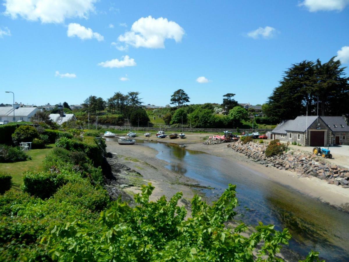 Stunning Beach Front House - Sleeps 6 Pwllheli Bagian luar foto