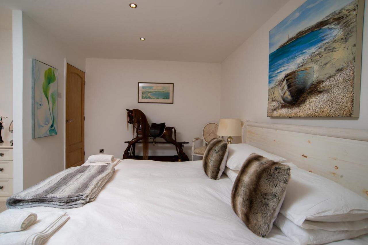 Stunning Beach Front House - Sleeps 6 Pwllheli Bagian luar foto